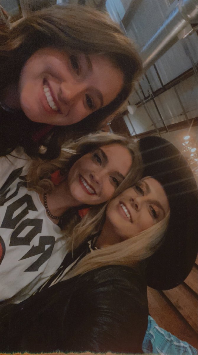 libbyandrewss's tweet photo. kinda love it here https://t.co/uI1oQje0KY