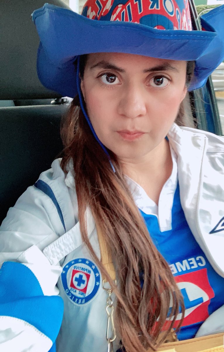 Adryanux's tweet photo. Me da risa la gente que ni le gusta el fútbol ni le va al #cruzazul ni al santos pero ahí están jode y jode.. en fin! #esmomentodehacerquesuceda https://t.co/hTy7mBBFwA