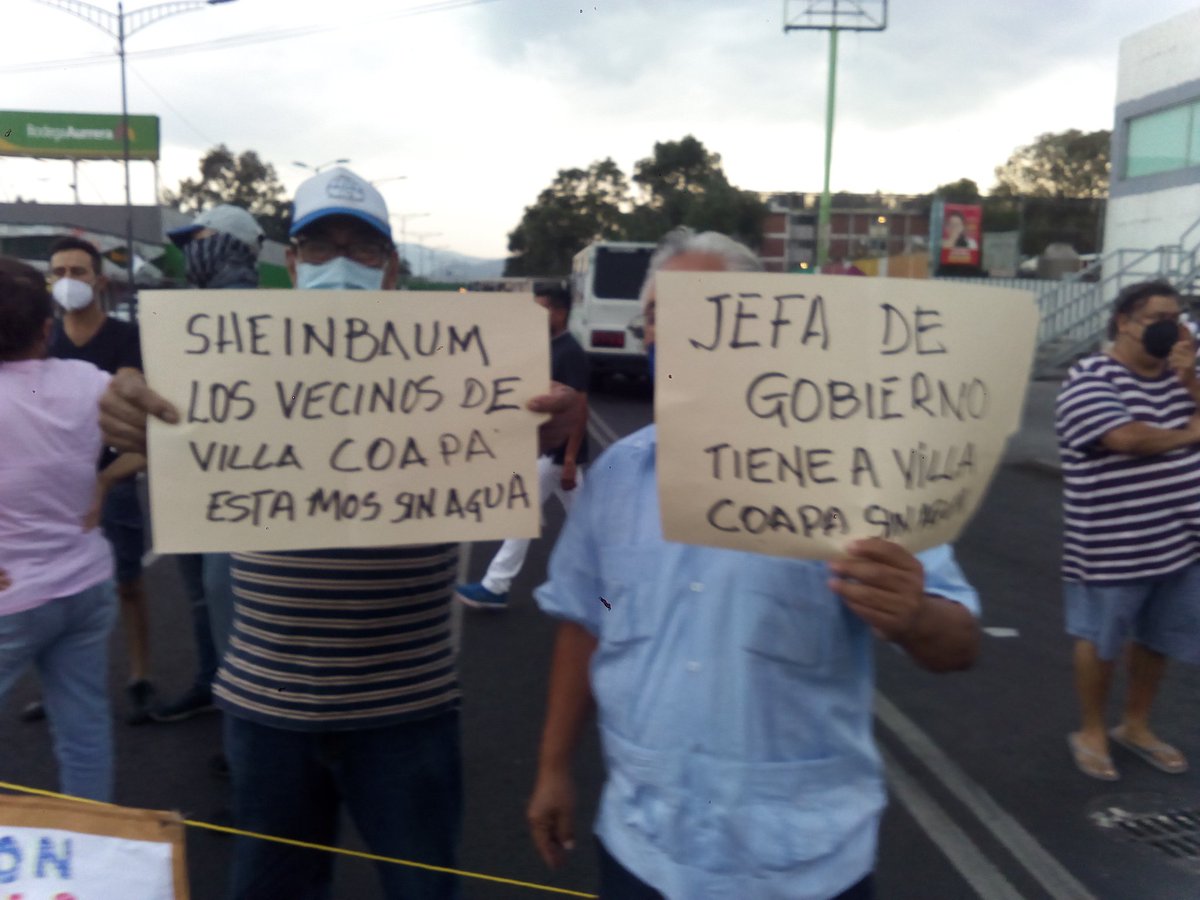 SoyMarioBarron's tweet photo. Vecinos de #VillaCoapa están bloqueando Acoxpa y Miramontes denuncian 15 días sin agua exigen a #alcaldiatlalpan #sacmex https://t.co/Wd84nop1dY