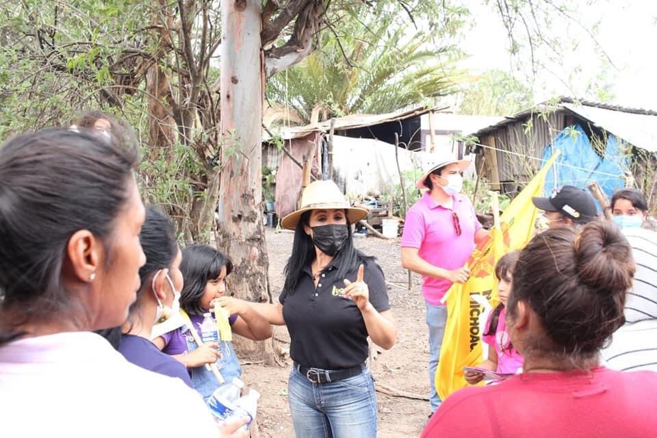 LucilaMM_21's tweet photo. Con las y los morelianos de #Uruapilla trabajaremos juntos para rescatar a la capital michoacana, pues es urgente fortalecer al #Distrito16 generando las condiciones necesarias para su desarrollo y mejorar las condiciones de vida de sus habitantes.
#PorTodoLoQueNosUne https://t.co/FInxU791iA