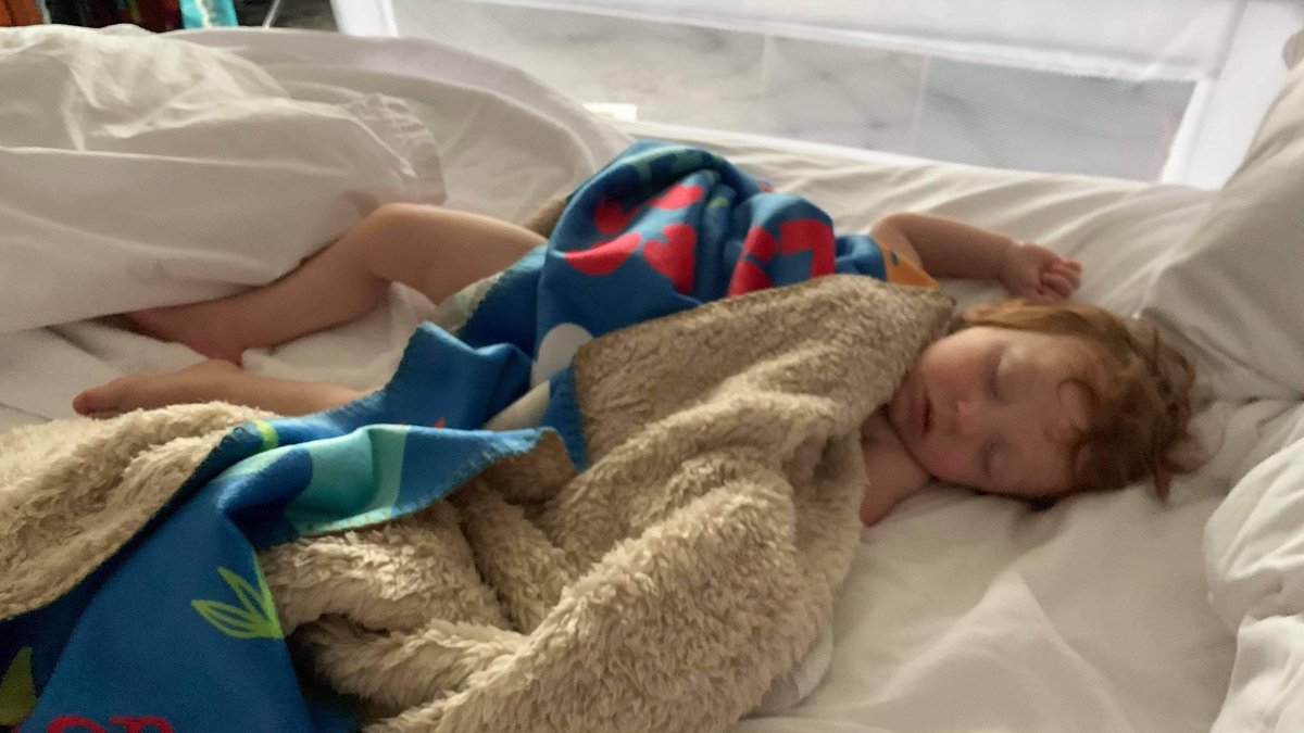 Casper2417's tweet photo. First hotel stay was a success! ✅
#hotel #Marriott #Massachusetts #TravelRestrictions #baby #sleepy https://t.co/TH6DueaEsm
