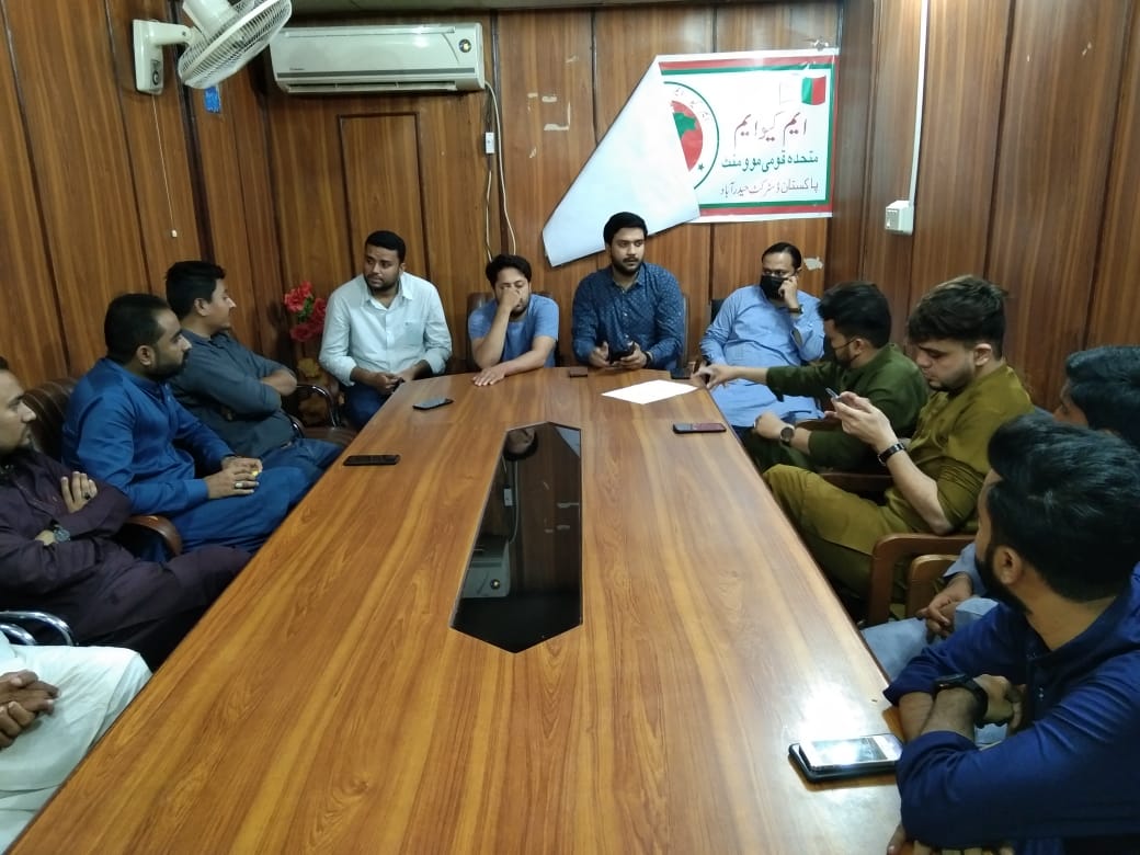 APMSOHydSector's tweet photo. اے پی ایم ایس او جوائنٹ مرکزی انچارج محمد یاسر بھائی مرکزی ممبران علی رضا وکیل بھائی، جنید خان یوسفزئی بھائی، مصطفی بھائی نے سیکٹر آرگنائزر و اراکینِ کمیٹی سے تحریک کے کام کو مزید بہتر کرنے اور 11 جون اے پی ایم ایس او کے یوم تاسیس کے حوالے سے میٹنگ کی.
#11June_CommingSoon https://t.co/CHqF2KkoOl
