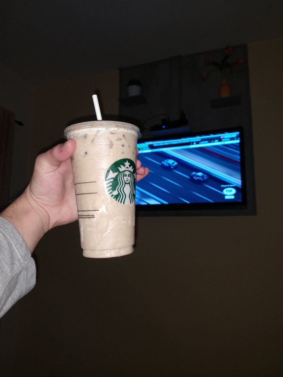 andrevmolpe's tweet photo. Night feeelings be like... Iced caramel macchiato @thiagoalvescad #nascarfoxsport https://t.co/JKx3f87dVt