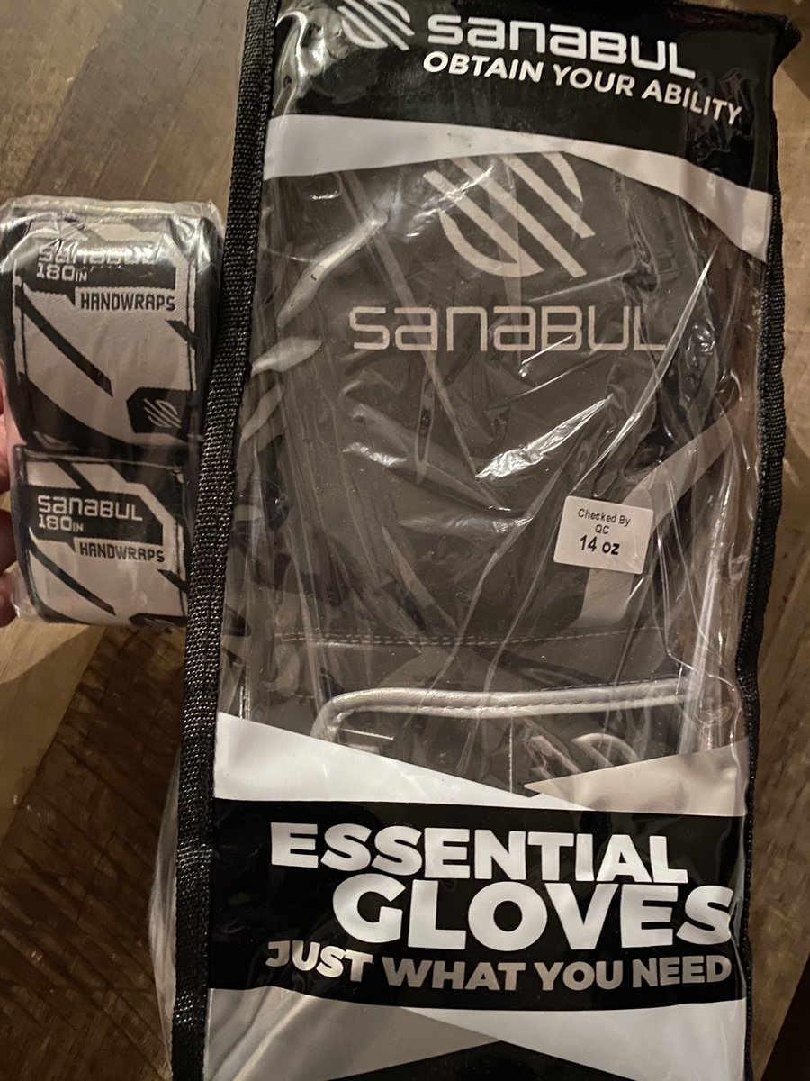 Dallas_NY's tweet photo. Huge thanks to @bisping @luisjgomez @TheMHarrington @BMacKayIsRight The @Sanabul Gloves were delivered today! #BYM #Sanabul #DevilsAvocado https://t.co/HYcEEJ5I5x