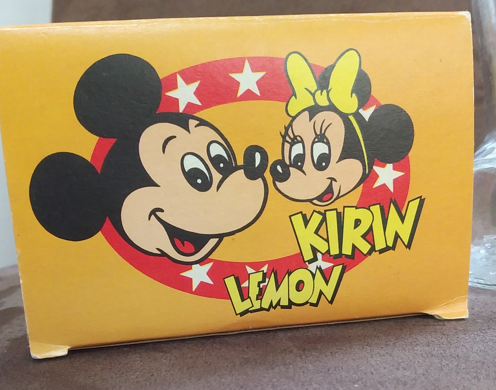 تويتر ミィミィ على تويتر キリンレモン ミッキーのブーツグラス グラスもかわいいけど 箱のイラストのミッキー ミニーが超 かわいいっっ 昭和のおまけのグラスはかわいいのが多かったよね キリンレモン ミッキーマウス 昭和レトロ グラス T Co