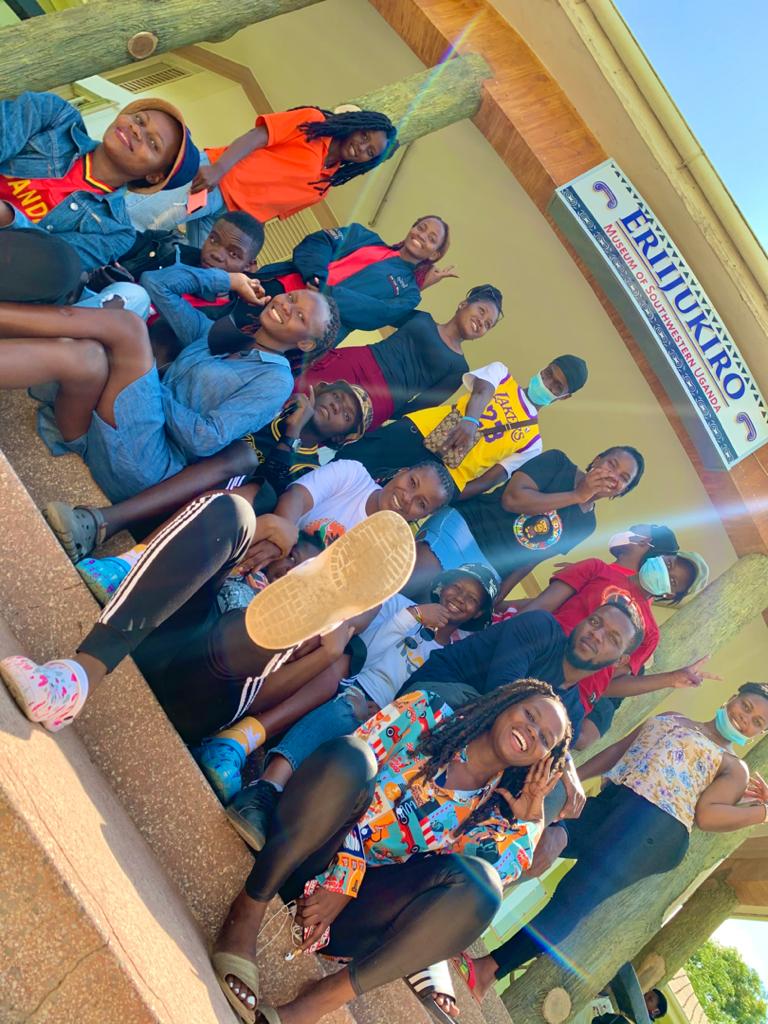 2021Bttm2's tweet photo. Day 4, igongo cultural center in mbarara,wea we learnt abt the ankole,bunyoro n baganda n the king's leanage n later hiked the eclipse monument of 1520 https://t.co/qNLIxrXhm9