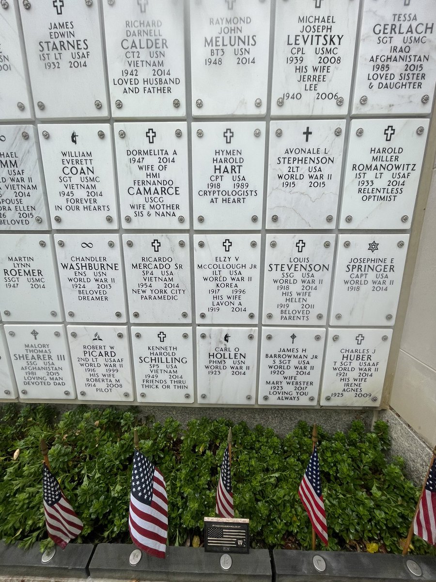 _lizhart's tweet photo. Visited my grandfather, who met my grandmother in WWII when they were @USArmy cryptanalysts  together. 🇺🇸 https://t.co/0L5PsFu3YV