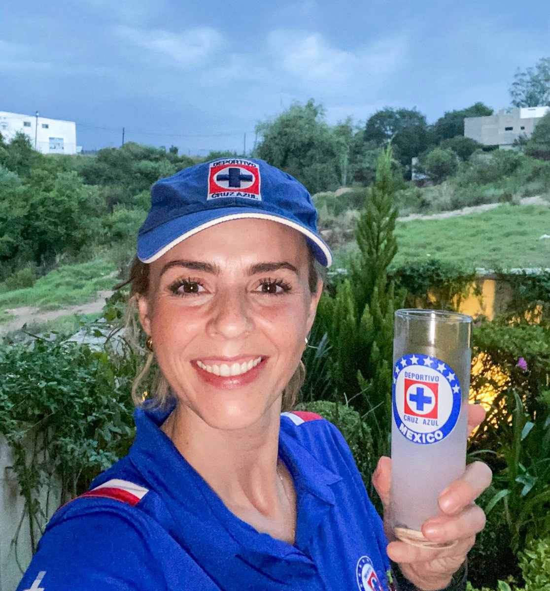 JuanLuisMontero's tweet photo. ⚽️ La Firusa está con todo con el #GrisAzul @CruzAzul https://t.co/d2B0AtMLCU