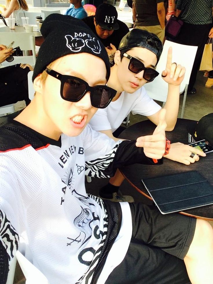 BangtanPhotos_'s tweet photo. Hoseok y Jimin https://t.co/hriO7NYndH