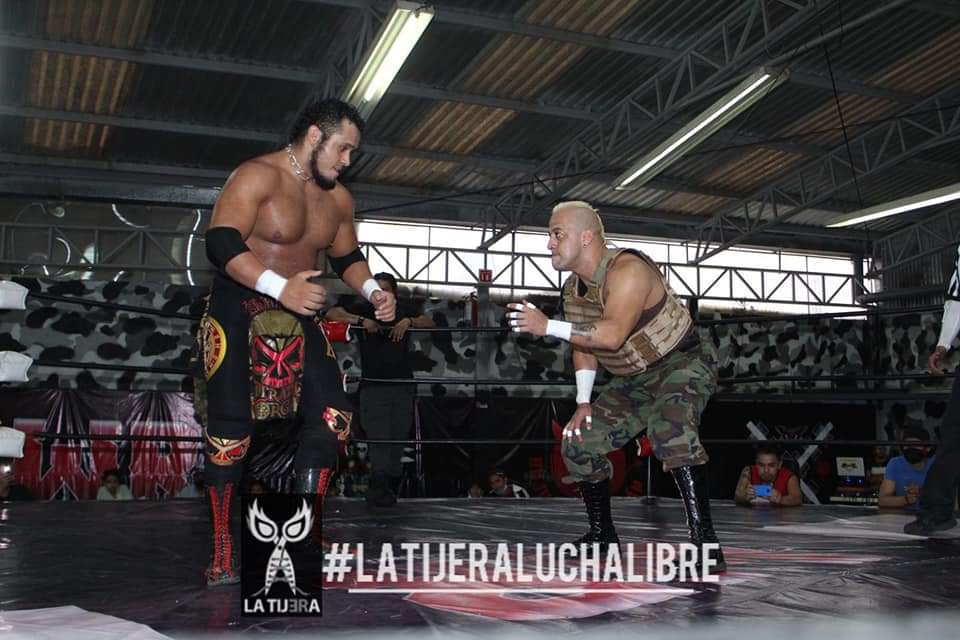 LaTijeraLucha's tweet photo. En un explosivo encuentro semifinal desde #DojoWR, en donde los golpes prohibidos salieron a relucir, los #MastersJuniors derrotan a #ElPoderDelNorte en la lucha candente y con mucha tela para una fuerte rivalidad entre la mejor tercia de #AAA en contra de #LaQuimioDeLaLuchaLibre https://t.co/al5QeDBvao