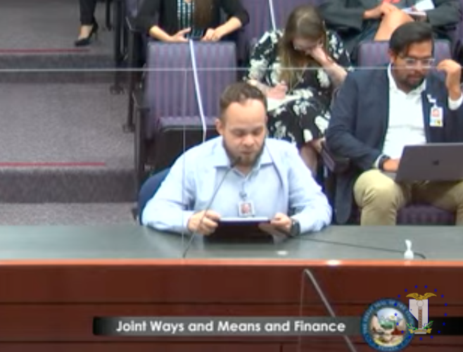 BattleBornProg's tweet photo. "We urge you to pass #AB495 so we can build towards a better Nevada," @Rudy_NV with @Chispa_NV says in support. #TaxTheMines #DigDeepNVleg #nvleg https://t.co/THu5hRGrQ1
