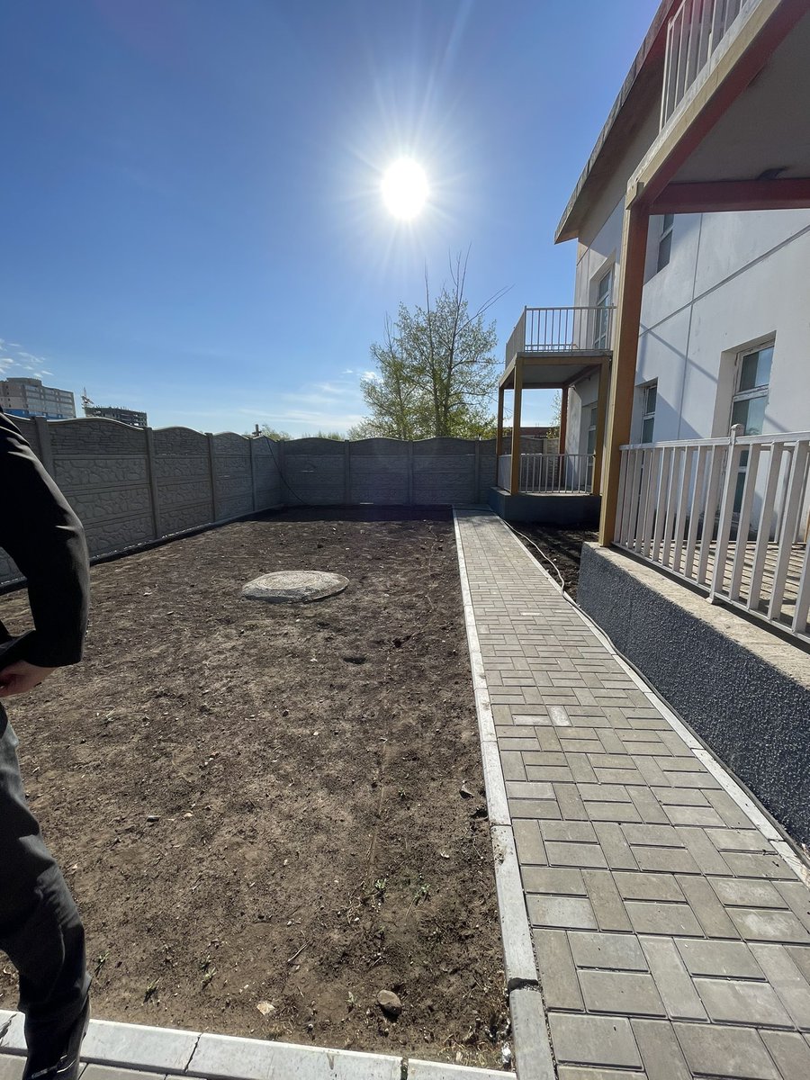 Таван айлын газар чөлөөлөөд 20 айлын дулаан алдагдалгүй эко орон сууц барьжээ. 

УБ-ын гэр хорооллын 6 дэд төвүүдэд 5 га бүхий 20 эко хорооллыг 5 үе шаттайгаар хэрэгжүүлнэ. 

Баянзүрх дүүрэг...