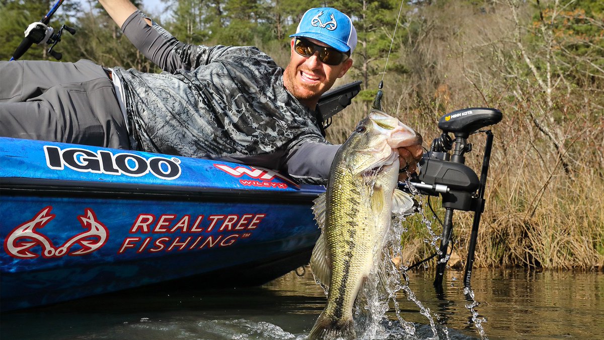 Realtree's tweet image. 🎣   ---&amp;gt; 🦌

#Academy #RealtreeFishing #RealtreeTimber