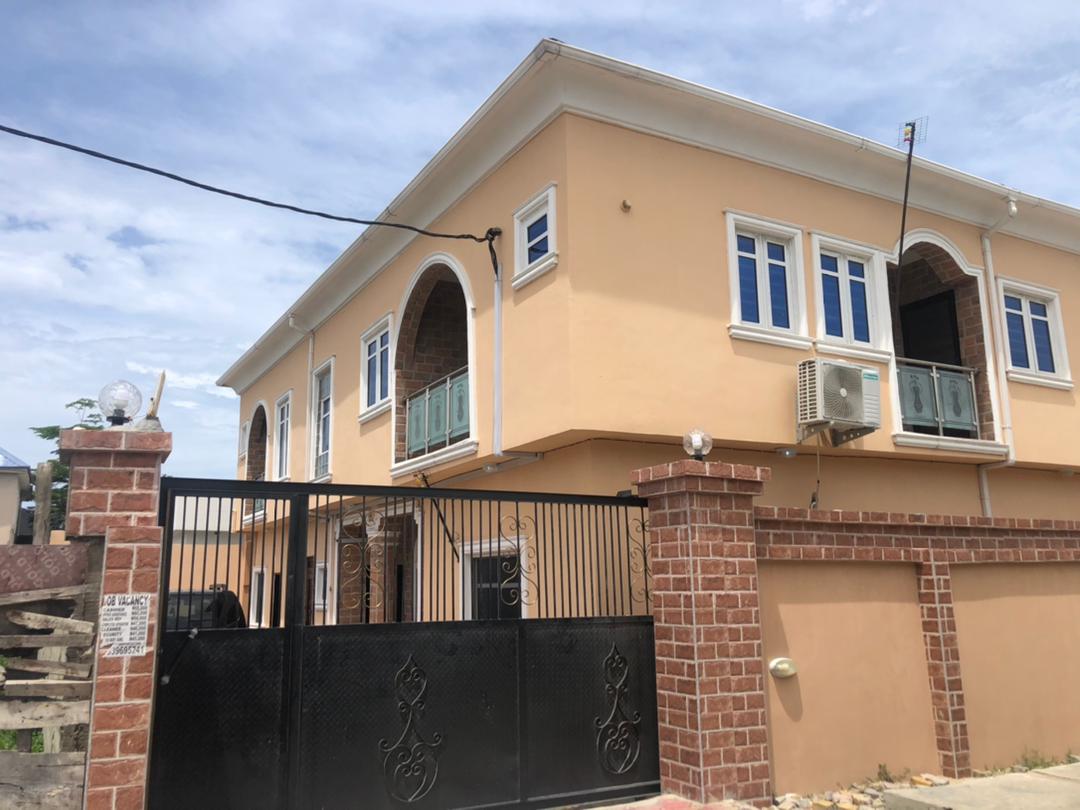 chinedufox's tweet photo. To Let 
2 BEDROOMS FLAT 
Location- Lekki
Rent 1.2m.
Call - 08098498346 https://t.co/LMLZpLJXOC