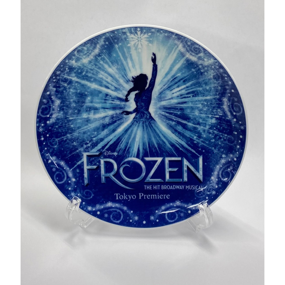 Dinos ディノス 公演グッズ先行販売 劇団四季 ディズニー最新ミュージカル アナと雪の女王 ディノスオンラインショップでは 開幕記念プレート 限定500枚のうち100枚を先行販売しております おひとり様1点 1回限りとなります
