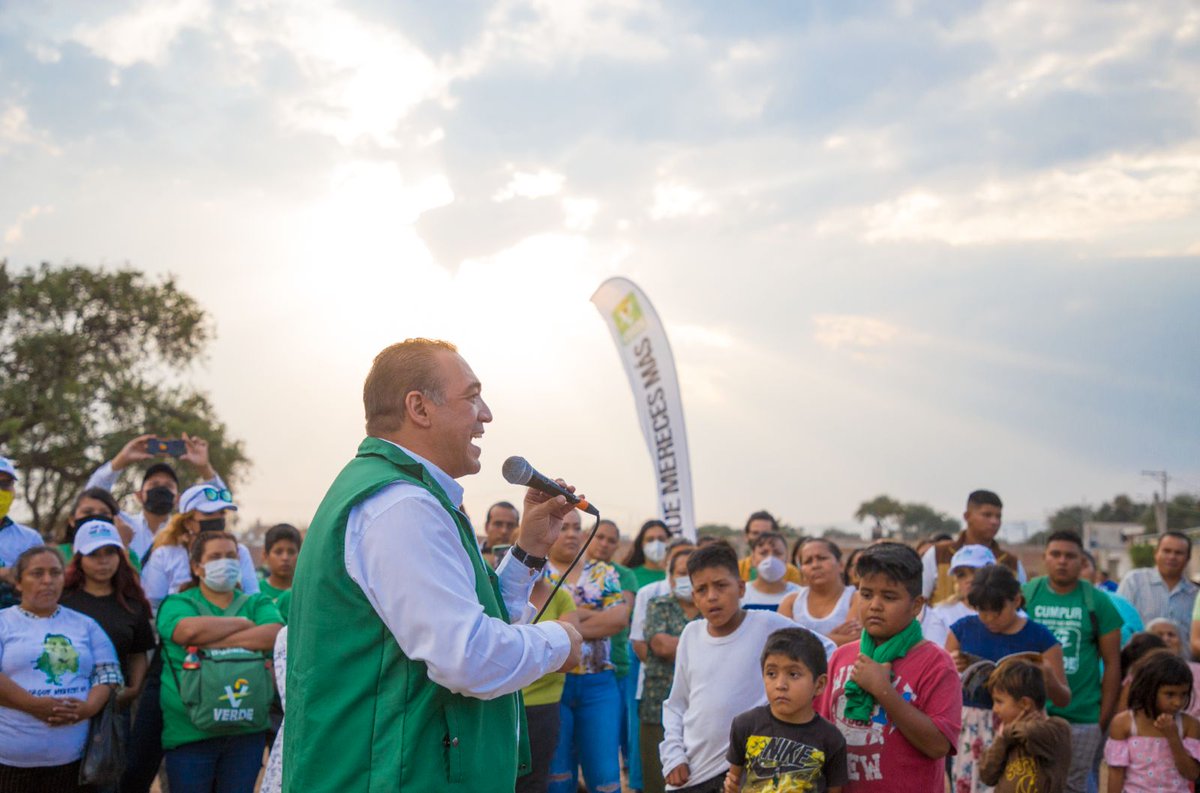 SContrerasMX's tweet photo. La luz de un nuevo día para #León está cerca y con ello el cambio que necesita.
💚@karladlpuente y @garciaricardomx han trabajado sin descanso en todo el Distrito lV llevando #SolucionesNoPromesas y tienen un compromiso con la gente y no la van a defraudar.
#PasateDeVerde https://t.co/vsuAj8s6wg