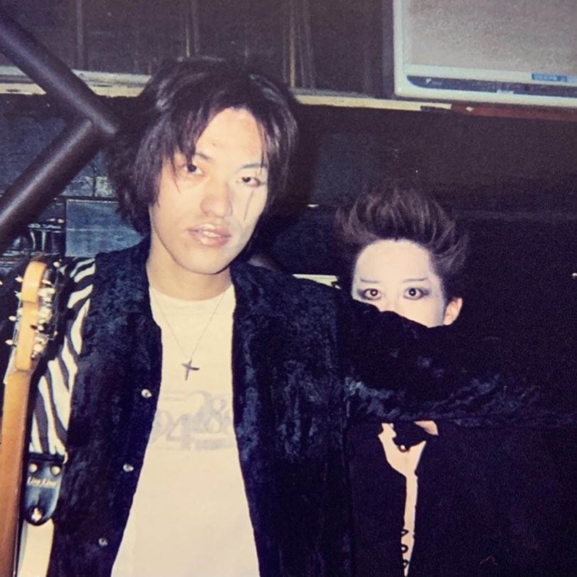 HiroVicious666's tweet photo. 20 Years😂
#MagicNumber35
#AppleMUSIC
#HiroVicious
#Kyo https://t.co/dve8YwcCcH