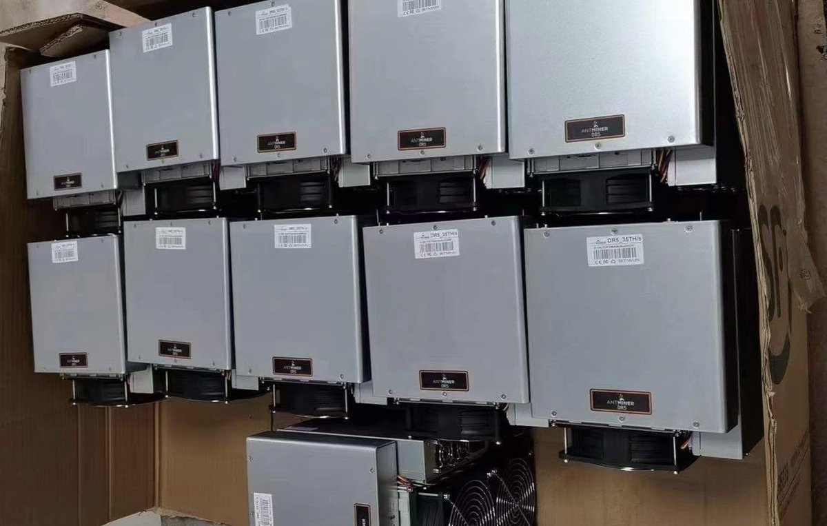iDEALLTE's tweet photo. BITMAIN  Antminer 
DR5 35T/1650W（Second-hand）
Applicable Algorithm Blake256R14: DCR 
The quantity is not much, please hurry up if you want to buy

DR3 7.8T/1480W（And it's coming soon，Accept the reservation）

#AntminerDR5
#DCR
#DR3
#DR5 https://t.co/DtdA1rltdp