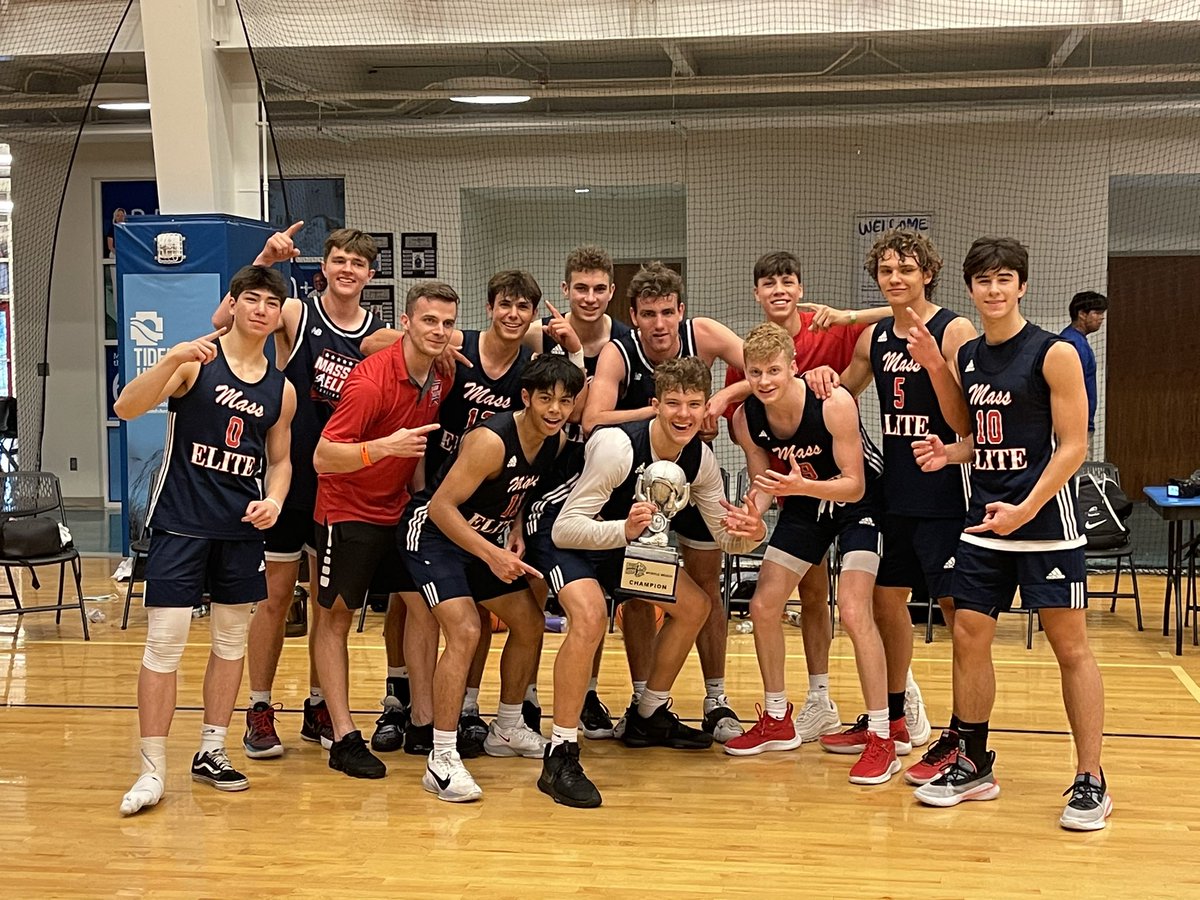 It was a great weekend in Myrtle Beach, SC <a href="/mattbrewerbb/">Matt Brewer</a> HS boys took home the championship <a href="/BigfootHoopsXL/">Bigfoot Hoops XL</a>. Take a look at that trophy <a href="/TariTarmo/">Tarmo Tari</a>, <a href="/FKuechen/">Florian Kuechen</a>, <a href="/CamKeliher/">Cam Keliher</a>, @grenert_max, <a href="/QuintenPienaar/">Quinten Pienaar</a>, @jimmyball21, <a href="/theostangas/">Theo Stangas</a>, <a href="/Ethan1Ewing/">Ethan</a>, <a href="/Lexchau/">Alex Chau</a>, <a href="/JDifazio10/">jeff.difazio10</a>, @dreperez03
