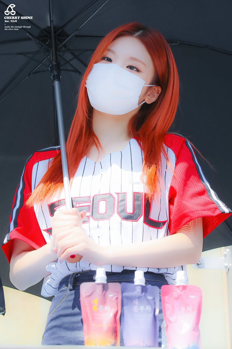 Yeji_Fan's tweet photo. 210530 예지 HQ

고양이 웃는거 보고가세요.,,.,.,.,.,.😭😭

#ITZY  #있지  #YEJI  #예지     
@ITZYofficial https://t.co/M4upTSNRy7