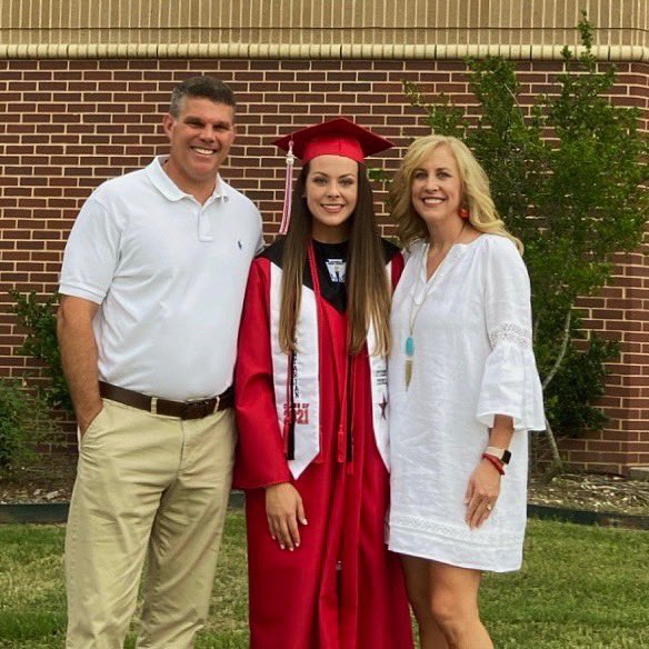 heatherbass74's tweet photo. Loved getting to celebrate Grace’s graduation! She absolutely nailed the farewell address! So proud of her and all she has accomplished! Can’t wait to see what God has in store for her next!🤠❤️ https://t.co/UUZcftvJsX
