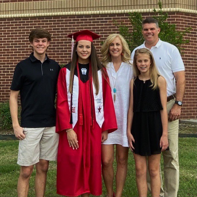 heatherbass74's tweet photo. Loved getting to celebrate Grace’s graduation! She absolutely nailed the farewell address! So proud of her and all she has accomplished! Can’t wait to see what God has in store for her next!🤠❤️ https://t.co/UUZcftvJsX