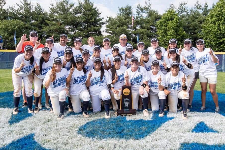Patriot_sb's tweet photo. FIVE YEARS AGO TODAY- National  Championship trophy came back to Tyler Texas! Such an amazing moment Alumni!!- Retweet with your favorite championship memory!! 
We will start it-  celebrating for 2 hours on the field with family and fans soaking up all the patriot love!! https://t.co/8p0U81qn5u
