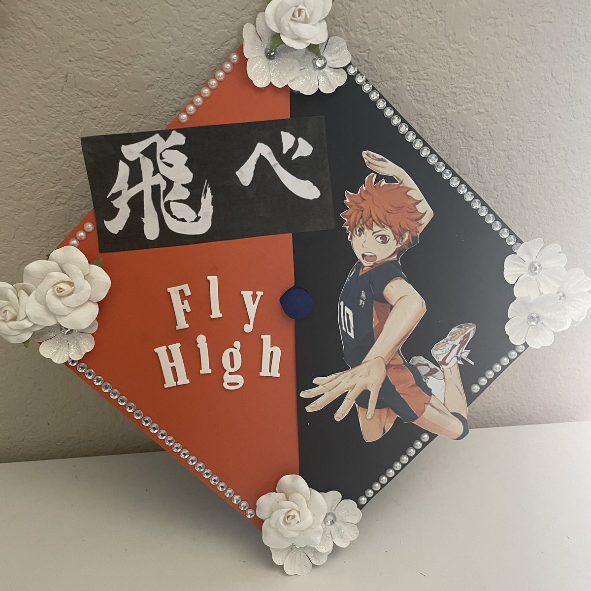 daisukesfoot's tweet photo. made a haikyuu grad cap uwu #flyhigh #classof2k21 https://t.co/CxLzlJVkZm