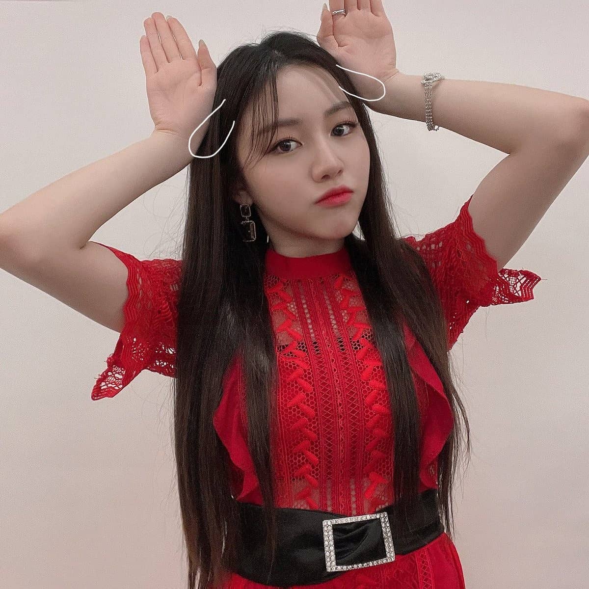 RCPC___Dahyun's tweet photo. 🍒🥊RED🎈❤️
켓치 내일만나ㅎ̆̈ㅎ̆̈
다들 주말동안 푹 쉬기!🤙

#로켓펀치 #Rocketpunch #다현 #dahyun #多铉 #ketchy #RingRing #쇼음악중심 #🤟 https://t.co/zzhQgODblb