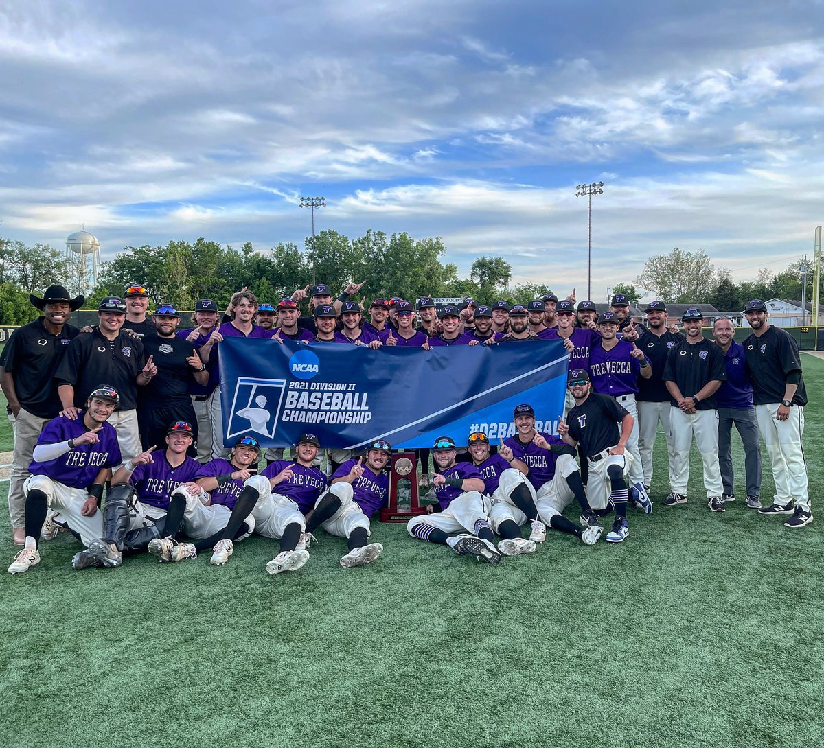 Nashville, TN ➡️ Cary, NC

533 Miles

Midwest Region Champs!
