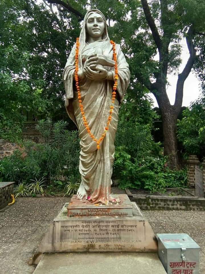 SudhirsinghPal6's tweet image. हमारा  अतीत हमे आगे बढ़ने की प्रेरणा देता है ,।
हमारे समाज की गौरव हम सब की शान ............
इंदौर की कुशल शासिका न्याय की देवी अपना पूरा जीवन जनता की सेवा में देने बाली राजमाता  अहिल्या बाई होलकर जी की जयंती पर उन्हें कोटि कोटि नमन।।