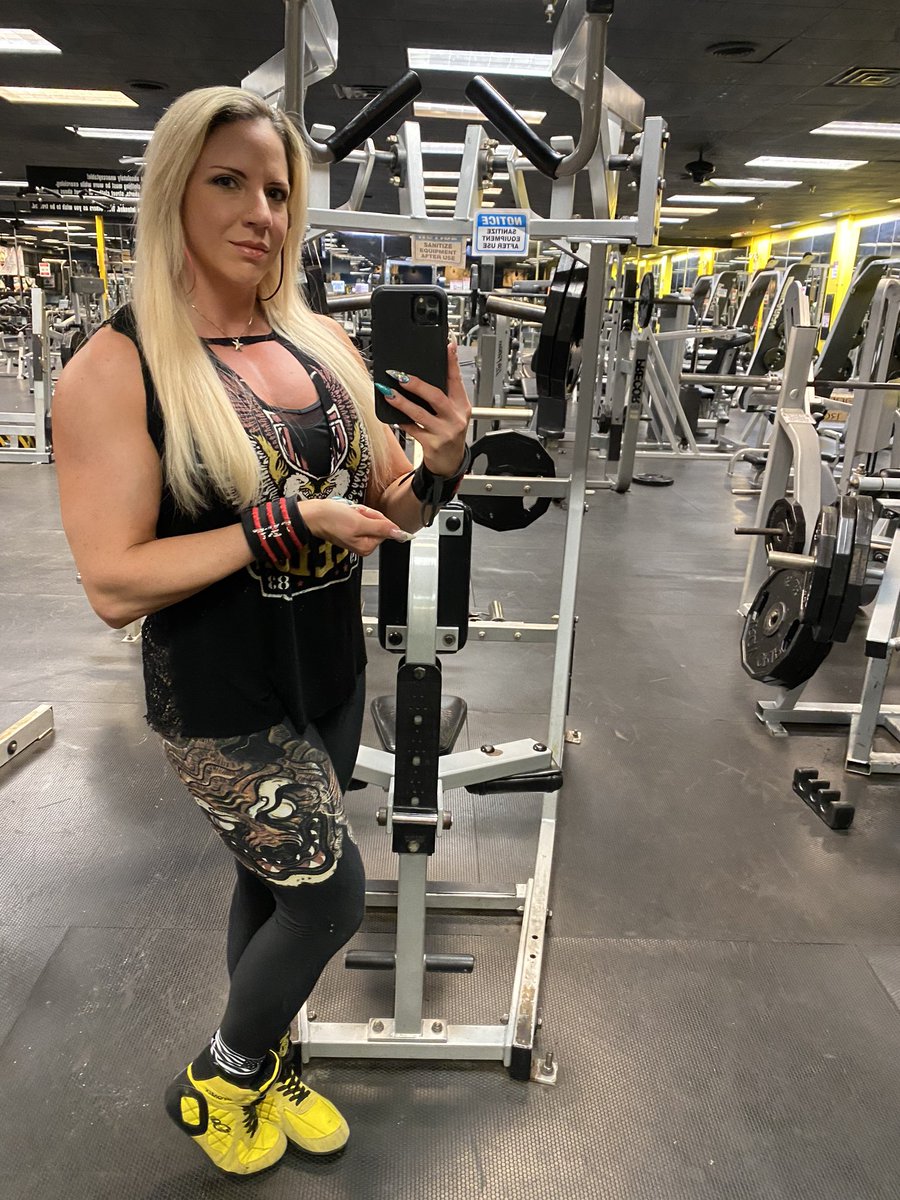 HardBikiniAngel's tweet photo. Some use the weekends to destroy their body.I use them to build mine 💪🏼
#FitQuote #FitnessMotivation #Fitspo #GetFit #GoalSetting #FitnessGoals #TrainHard #NoExcuses #BodyGoals #PhysiqueGoals #Hardworkdedication #GymMotivation #GoGetIt #DreamBig #JustDoIt #Iwill #BestLifeProject https://t.co/IkDVsj2o9j