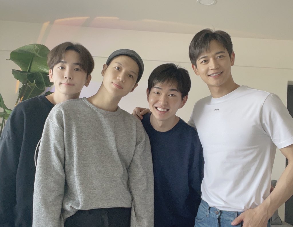 dxxyns's tweet photo. Serve well maknae kesayangan🥺 https://t.co/1P8Nq6dXtd