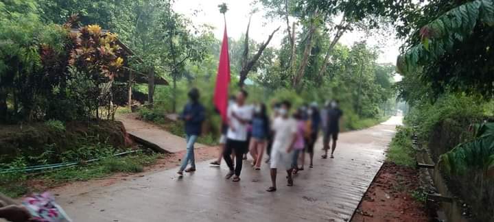 itayninh's tweet photo. Young protesters in Laung Lone Township, Dawei District staged an anti-military dictatorship protest on this morning.

#May31Coup
#WhatsHappeningInMyanmar https://t.co/9ylkfYm84K