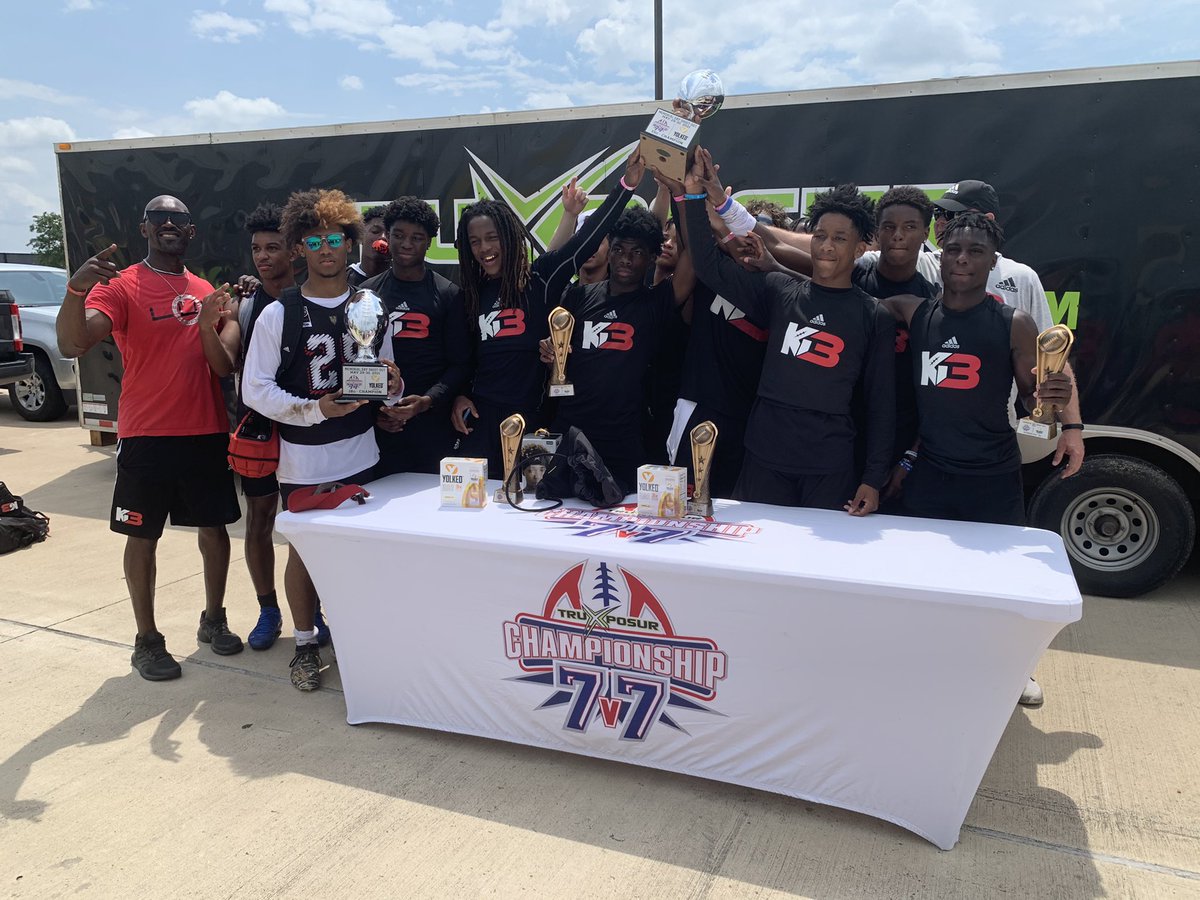 TheChrisBarnes1's tweet photo. I wanna thank god for the 1st place trophy at @Championship7v7 @KeithBlackmon and KB3 elite I appreciate you guys so much !🤝 many more to come. @TruXposur @Dcapo10_ @DemarcoMckinney @LiSnoop2 https://t.co/wCmK602Bva