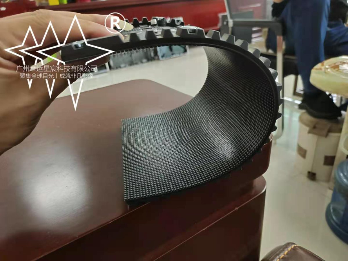 13lP7r5KJF3J7ud's tweet image. The flexible module has a wide range of applications and can be used to make circular screens and cylindrical screens. contact me Whatsapp: +8613242845484 email: lucky01@yxclight.com #stageledscreen #rentalledscreen #ledscreendesignssss #LEDdisplay #LEDscreen #LEDpanel #Ledscherm