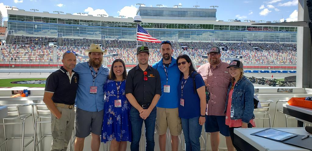 JanetRBolin's tweet photo. Great day honoring #jasondunham #nascarsalutes #CocaCola600 https://t.co/5ZVI9UJn1A ❤🤍💙 https://t.co/UoE3XJUrso