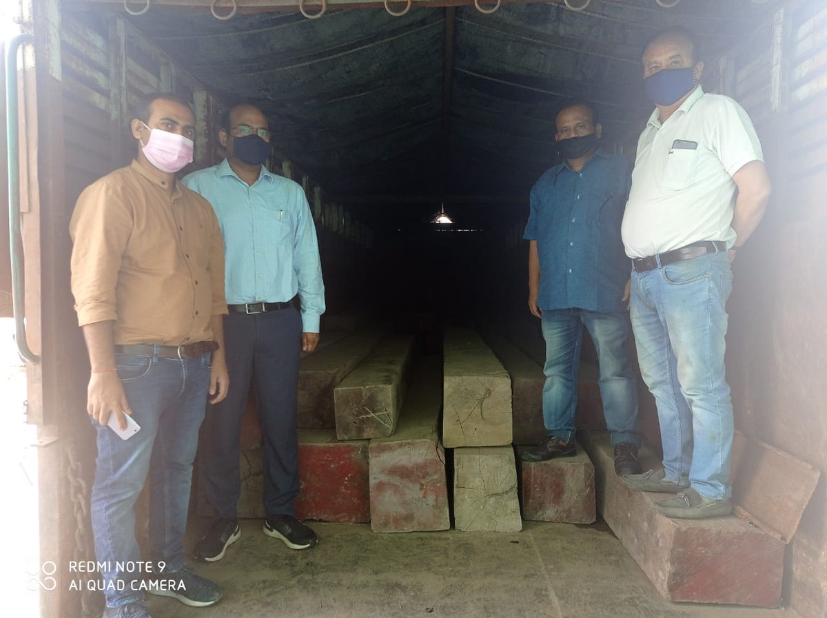 kolkata_customs's tweet photo. #IndianCustomsAtWork while fighting for #COVID19 officers of #PrevCommWB on 30/5/21 effected seizure of #teakwoods valued at ₹42.02lakhs believed to be of Burmese origin by misdeclaration/false GSTIN/fake e-way bill in a Bangalore bound truck from Guwahati @PIB_India @cbic_india https://t.co/8WDrRXZz0T
