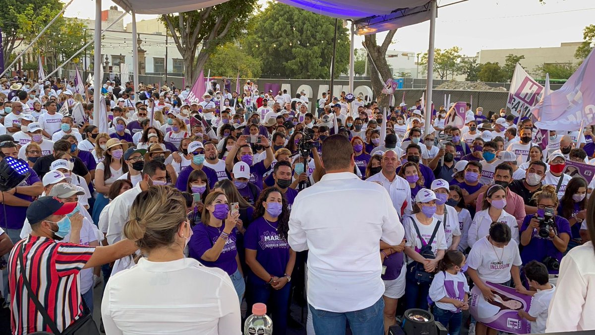 EnriqueV01's tweet photo. Lo logramos, @HagamosJalisco llegó para quedarse, para unir esfuerzos y para hacer que lo cambios sucedan!! 💪🏽💜💜
#HagamosHistoriaJuntos #Distrito4Local #zapopan https://t.co/6O053vCset