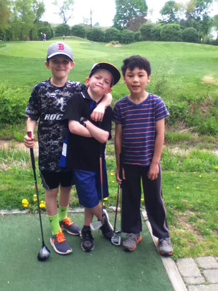 reardon_red's tweet photo. The look you get when you show up to the 1st tee in jogger pants ! 😂
#golf #fashion #2014flashback #rileyandfriends https://t.co/93rCc8VPL8