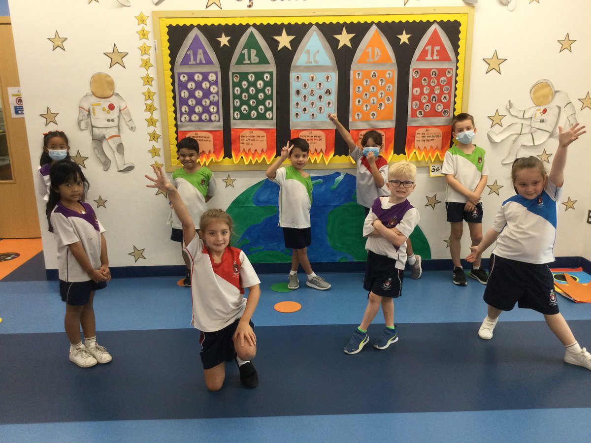 KCD_Year1's tweet photo. Children in @KCD_Year1 love reading and they especially love earning a rocket for their class. It’s very close in Year 1’s reading competition this term and we are excited to see who will win the class treat! Keep reading 📚 🚀 🤩 https://t.co/kXDrGrLWGS
