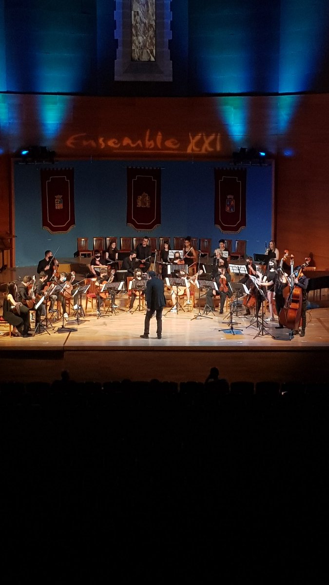 Títeres Sin Cabeza 🎭 (@sincabezatitere) on Twitter photo Este finde Fer se subió a Monzón a echarle una mano a <a href="/BardajiPro/">Bardaji Pro Shop</a> para hacer posible el concierto de "Ensemble XXI" y bajó hablando maravillas de esta agrupación!!!♥️🎼 Si podéis, id a verlos y os regaláis los oídos!!!😊👏👏 Este finde Fer se subió a Monzón a echarle una mano a <a href="/BardajiPro/">Bardaji Pro Shop</a> para hacer posible el concierto de "Ensemble XXI" y bajó hablando maravillas de esta agrupación!!!♥️🎼 Si podéis, id a verlos y os regaláis los oídos!!!😊👏👏