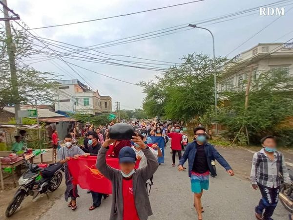 A start to a new week in Myanmar with more protests against the military junta that seized power nearly four months ago in a coup that has plunged the country into chaos #WhatsHappeningInMyanmar