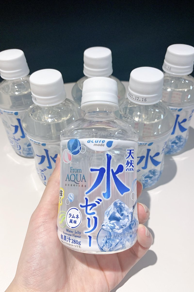 From Aqua 天然水ゼリー 振ると中身が固まるペットボトル飲料 プレゼントで世界を変える