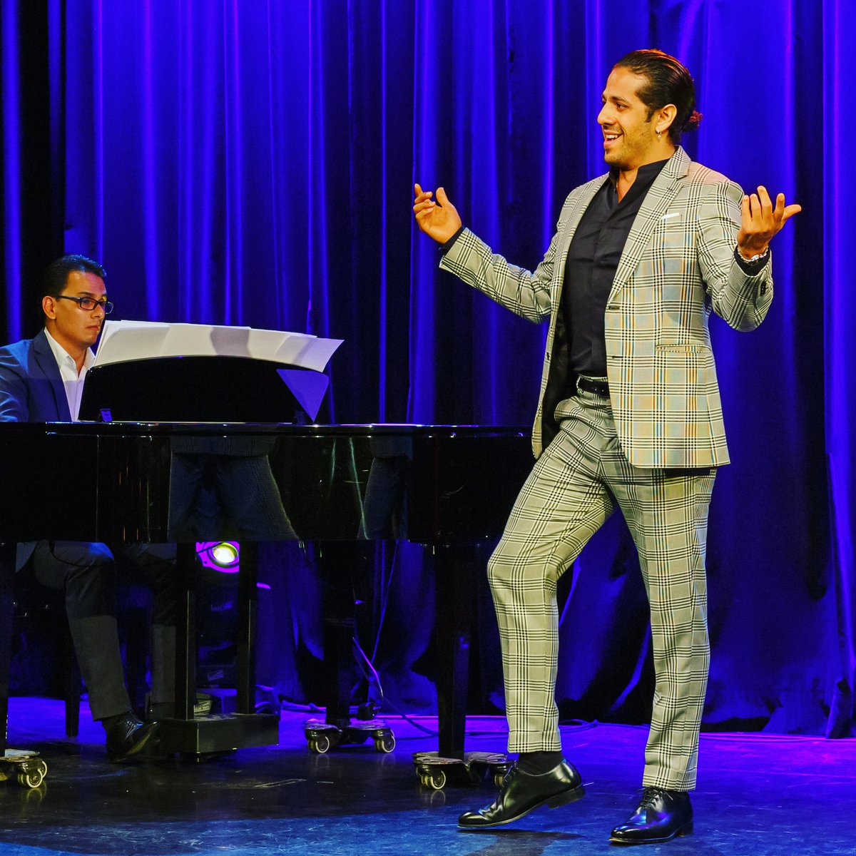 Cantar cantar cantar.