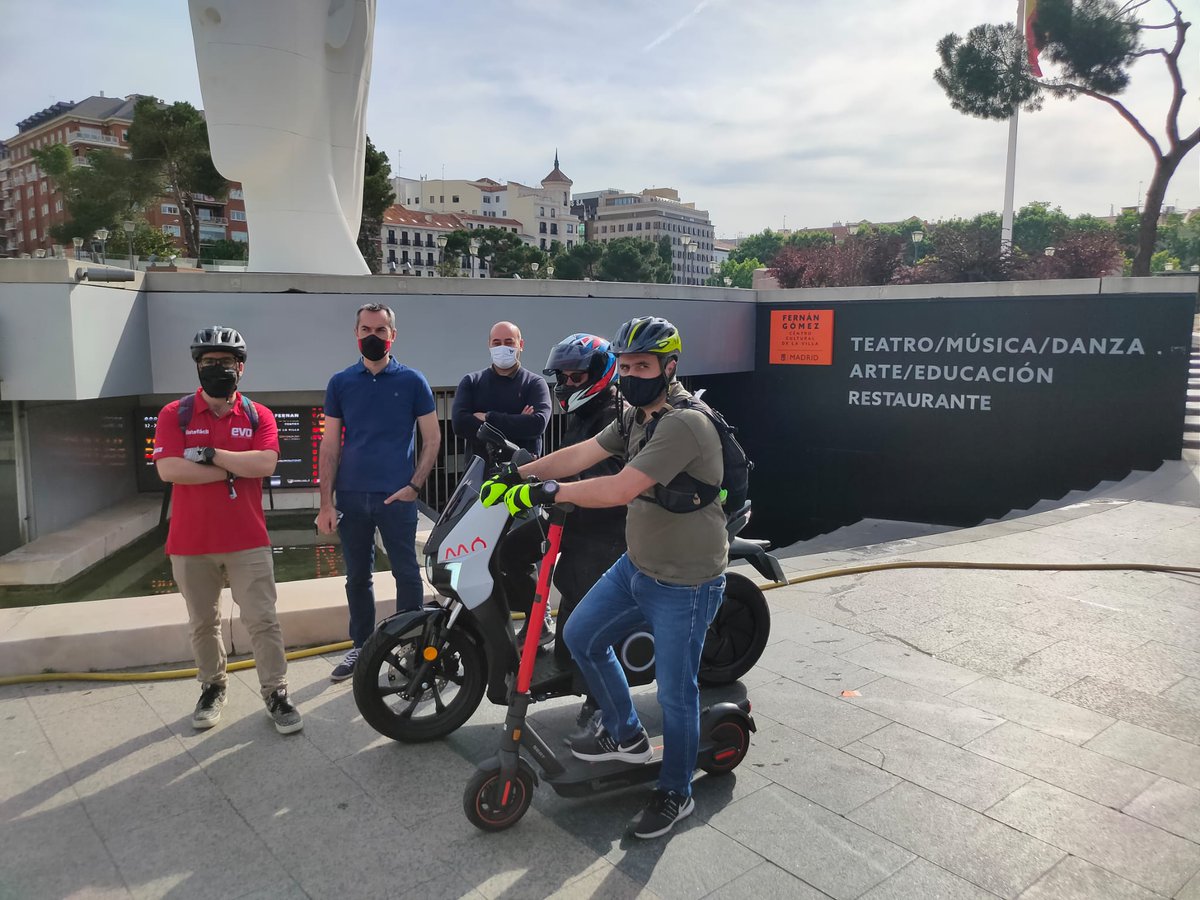 autofacil's tweet photo. Así va nuestro #RetoMultimodal hasta la primera parada: 1) Scooter eléctrico: 25 min. 2) @tuSEAT León PHEV: 44 min. 3) Cercanías+Bicimad: 1:08 h. 4) Cercanías+patinete: 1:10 h. 5) Cercanías+transporte público: 1:15 h. ¡Próxima parada: Pza. Santa Ana! https://t.co/SJ9qreKvyI