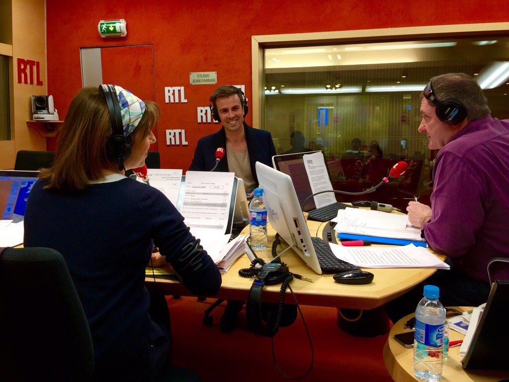 jbmarteau's tweet photo. 🎂 📻 Bon anniversaire la radio !
100 ans !! Un média unique, une relation si particulière avec l’auditeur 🥰
🎙 Souvenir de ces beaux moments avec la #TeamRTL
Vive la radio!! @FeteDeLaRadio https://t.co/5Z3QGO5TyH