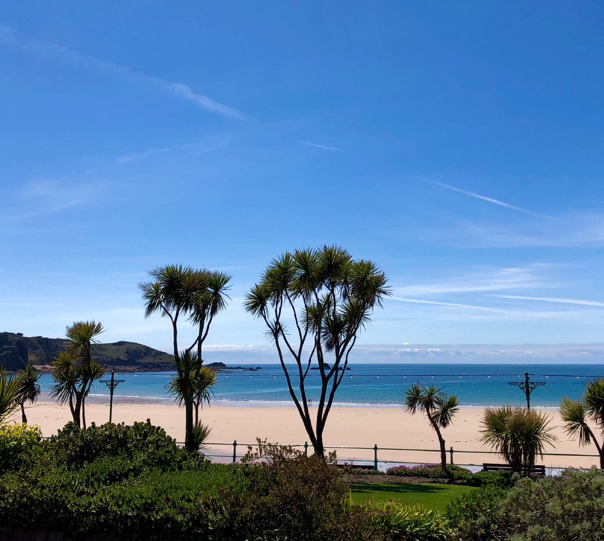 fitzwis's tweet photo. Tropical St Brelade’s, Jersey basking in the late Springtime sunshine ☀️
If you haven’t visited us before, make sure you do 😎
#stbrelades #jersey #jerseyci #visitjersey #visitjerseyci #palmtrees #goldensand #turquoiseocean #bluesky #relaxing #free #scenery #paradise #holiday https://t.co/sqnAQeCPLX