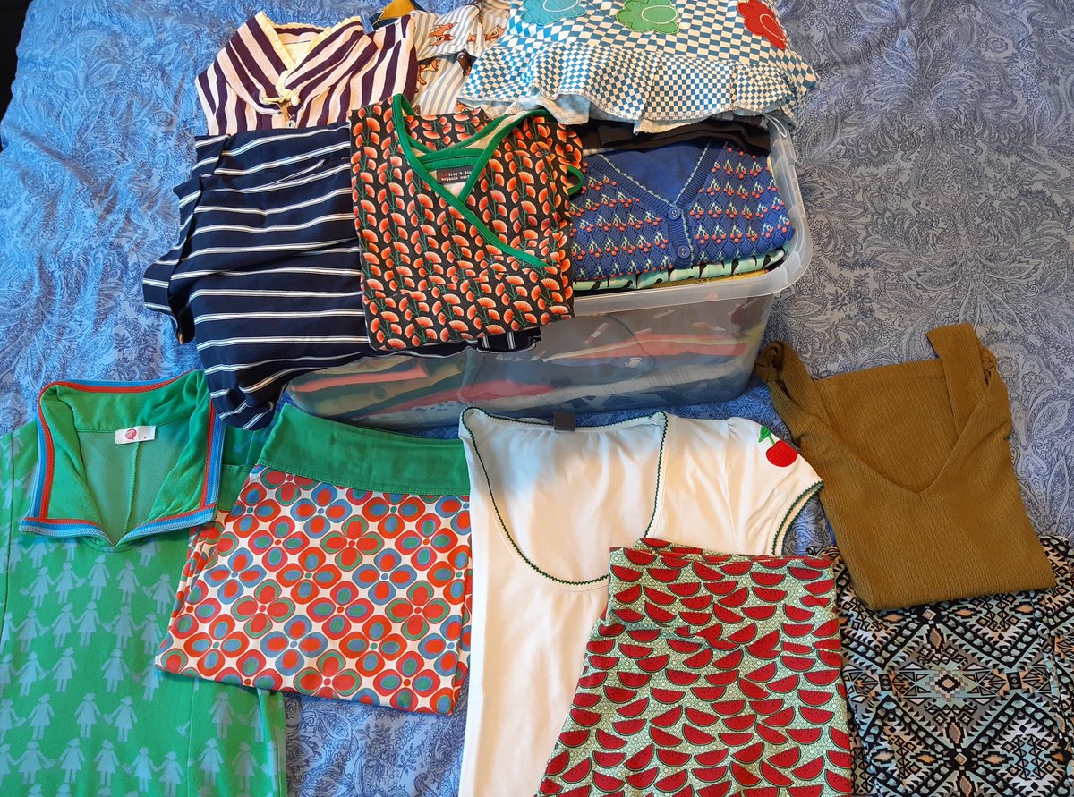 NeleBille's tweet image. Unboxing my summer clothes #MyFavouriteTimeOfYear 🌞