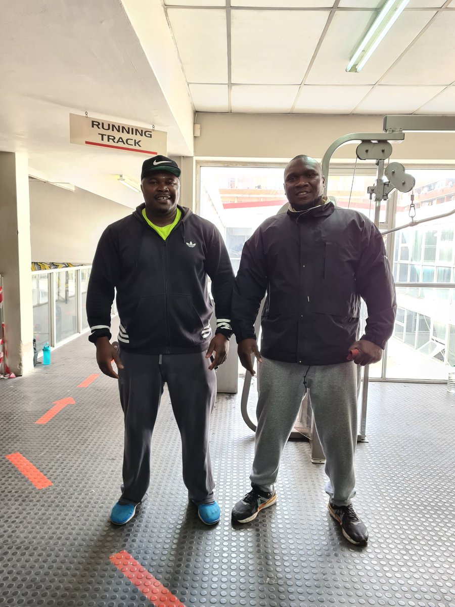 elvis moyo tweet media